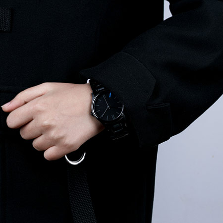 黑钢极简石英手表