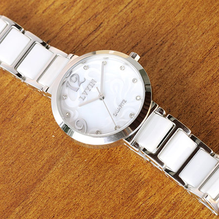 绿茵女士白色陶瓷手表
