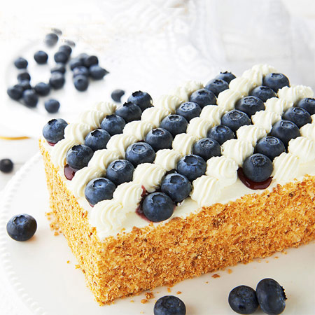 蓝莓轻乳生日水果蛋糕