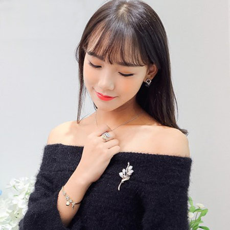韩式时尚珍珠胸花